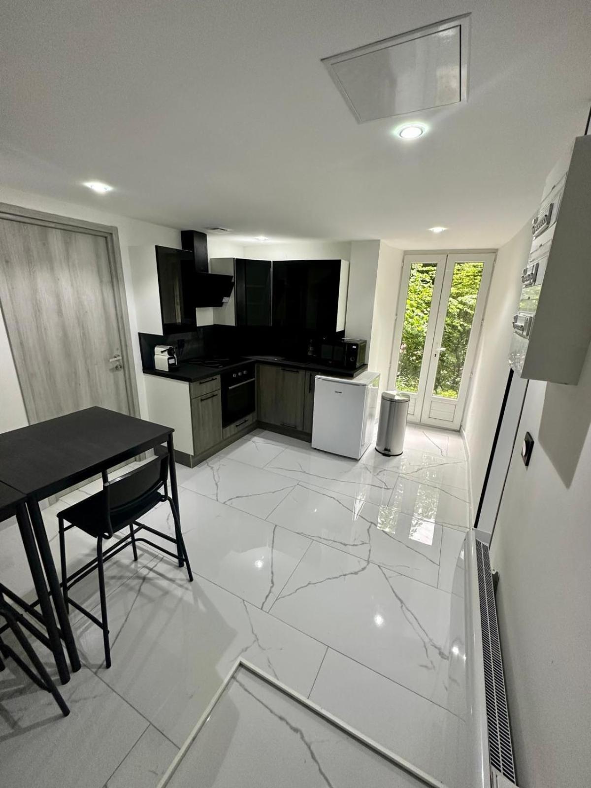 Suite Cosy Chic Saint-Claude Εξωτερικό φωτογραφία